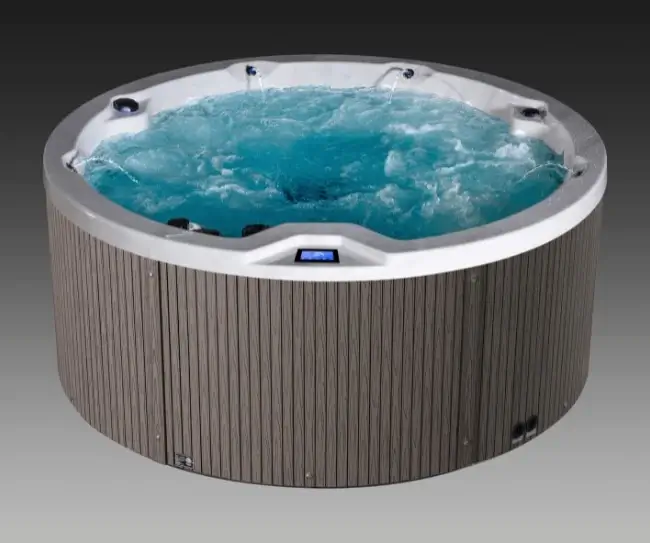 Icelandic-Cyclone-3-Filled-Tub-with-Water-2