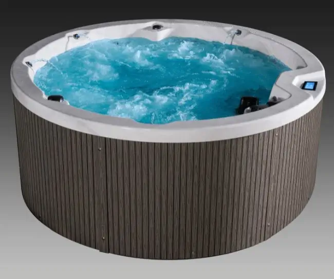 Icelandic-Cyclone-3-Filled-Tub-with-Water-4
